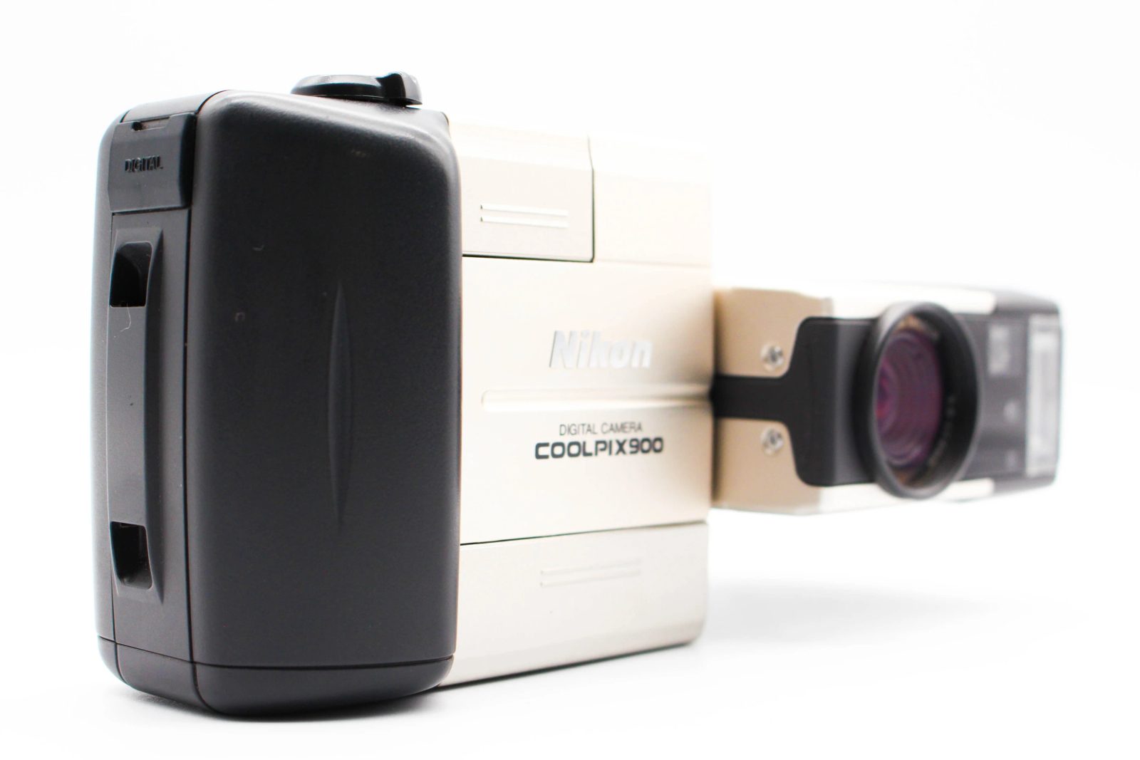 Nikon Coolpix 900 - SDS