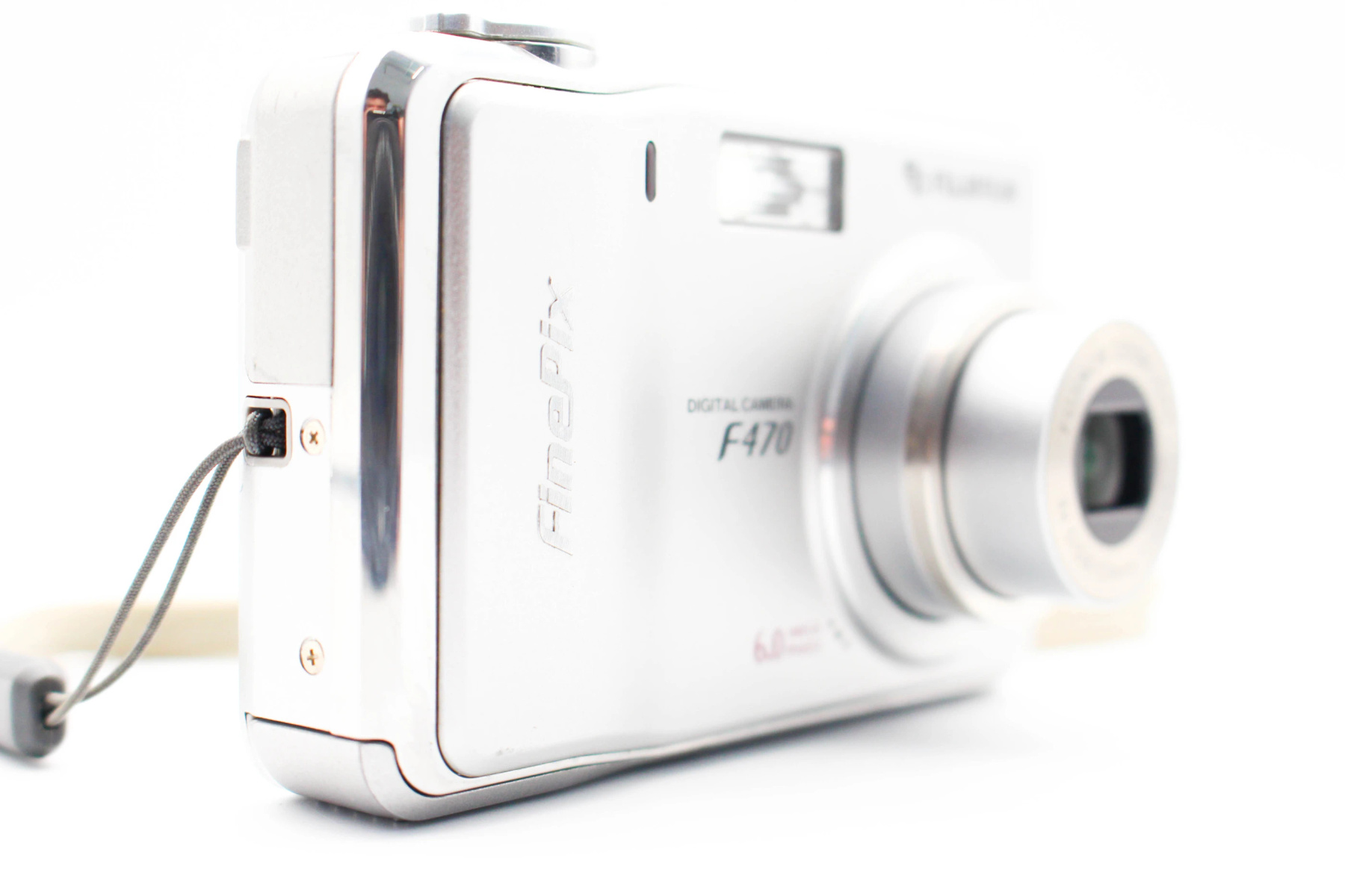 Fujifilm F470 view 2 | SDS
