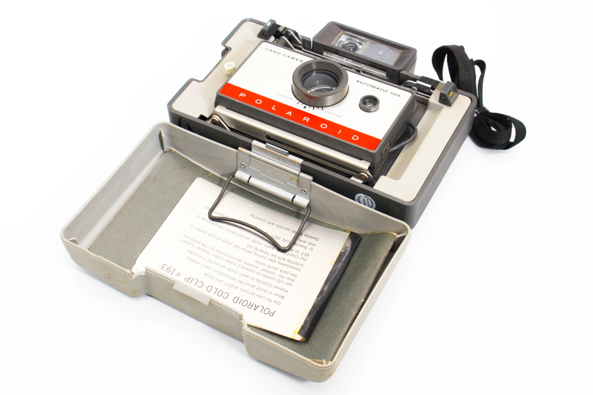 Polaroid 104 | SDS